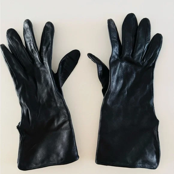 Burberry London Leather Gloves - Picture 2 of 5